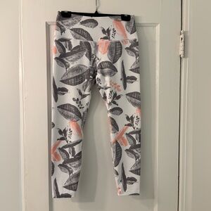 Apana white and gray (with peach accent) yoga leggings
Size M